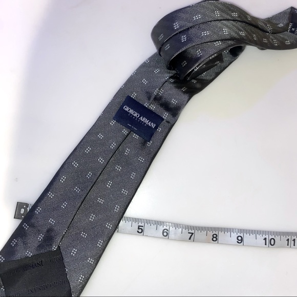 Giorgio Armani Silk Tie - Picture 3 of 7